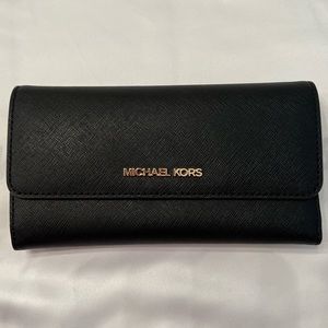 Michael Kors Women's Jet Set Travel Large Trifold Wallet